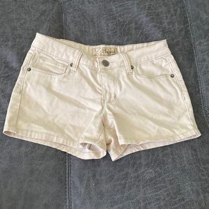 KHAKI SHORTS